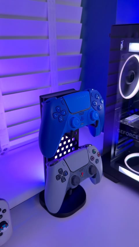 Instagram post by @stommagames for Nanoleaf. Caption reads: The Perfect DeskSetup Holiday Gift 🎁 😱🔥

Huge....