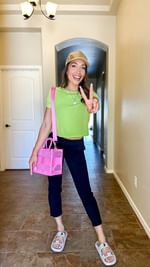 Instagram post by @mrskatrinafernandez for TAVI. Caption reads: Workout Wednesday with @taviactive⚡️#ad

As much....