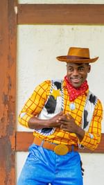 Instagram post by @thurmb for FUN.com. Caption reads: I’m sick of this 🤬!
Costume: @fundotcom_....