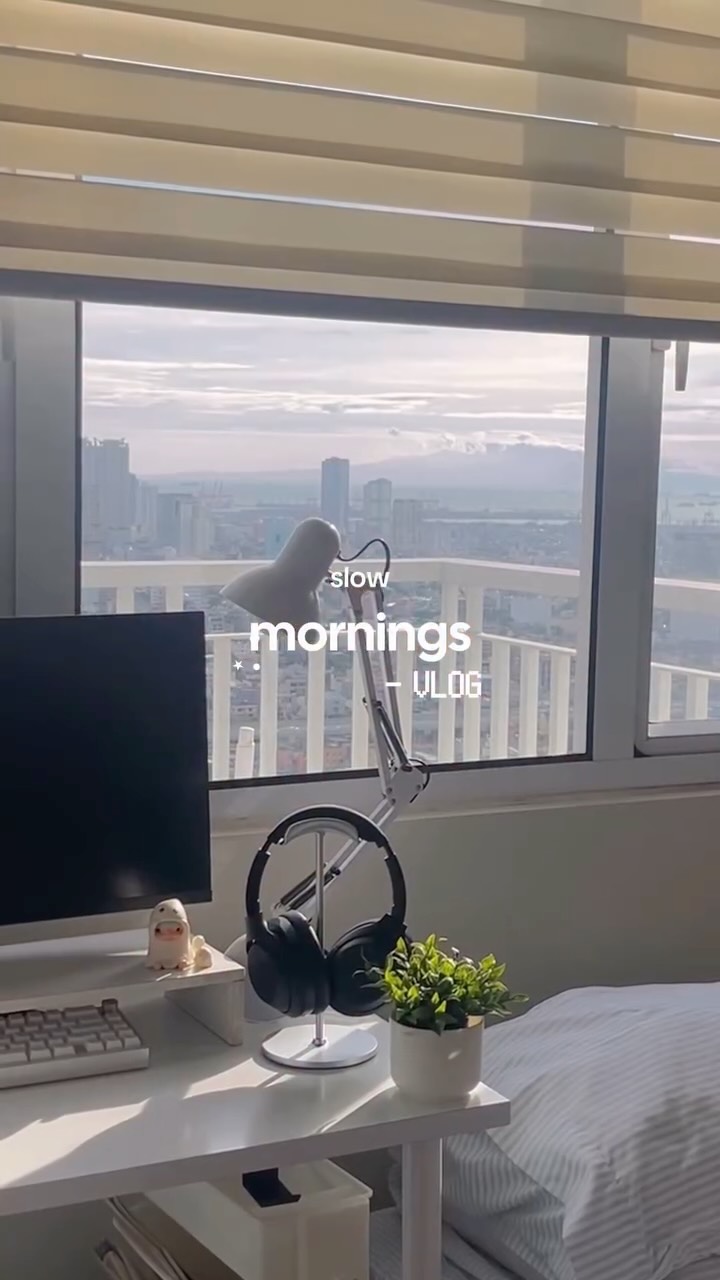 Instagram post by @justt_eliass for Paperlike. Caption reads: 🍃 life when you started journaling again >>....