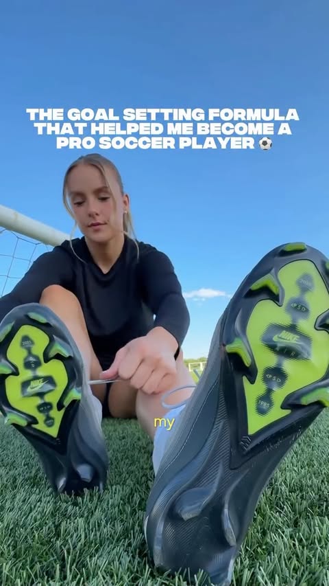 Instagram post by @brittany1wilson for Hatch. Caption reads: [...] is one of your goals for this year? 

My....