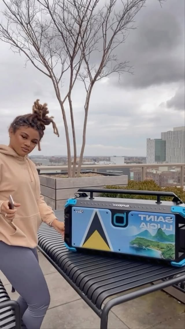 Instagram post by @gabriellegold for Bumpboxx. Caption reads: [...] I’m super excited excited about my @bumpboxx....