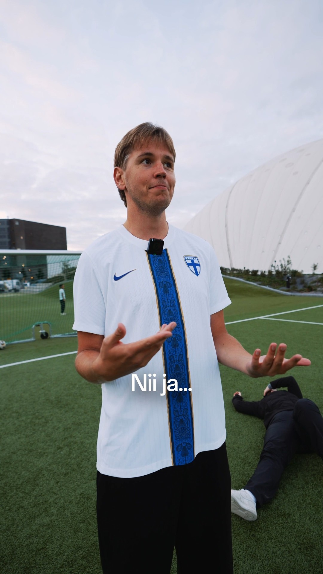 Instagram post by @huuhkajat for OnePlus. Caption reads: PALLOLIITTO JA ONEPLUS ALOITTAA YHTEISTYÖN - LET´S....