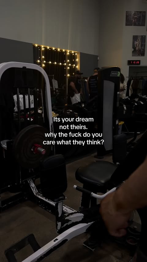 Instagram post by @turnseylifts for Evogen Nutrition. Caption reads: Give it everything, Do not....