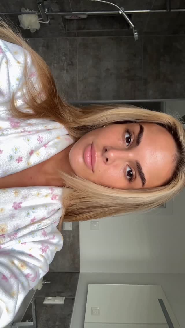 Instagram post by @jasminazizam for Shark Beauty. Caption reads: Anzeige| glow up morning routine mit der Cryo glow....