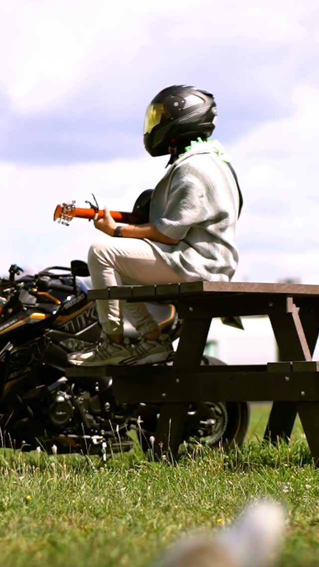 Instagram post by @kodai.moto for PGYTECH. Caption reads: [...] réduction avec le code « kodaimoto »....