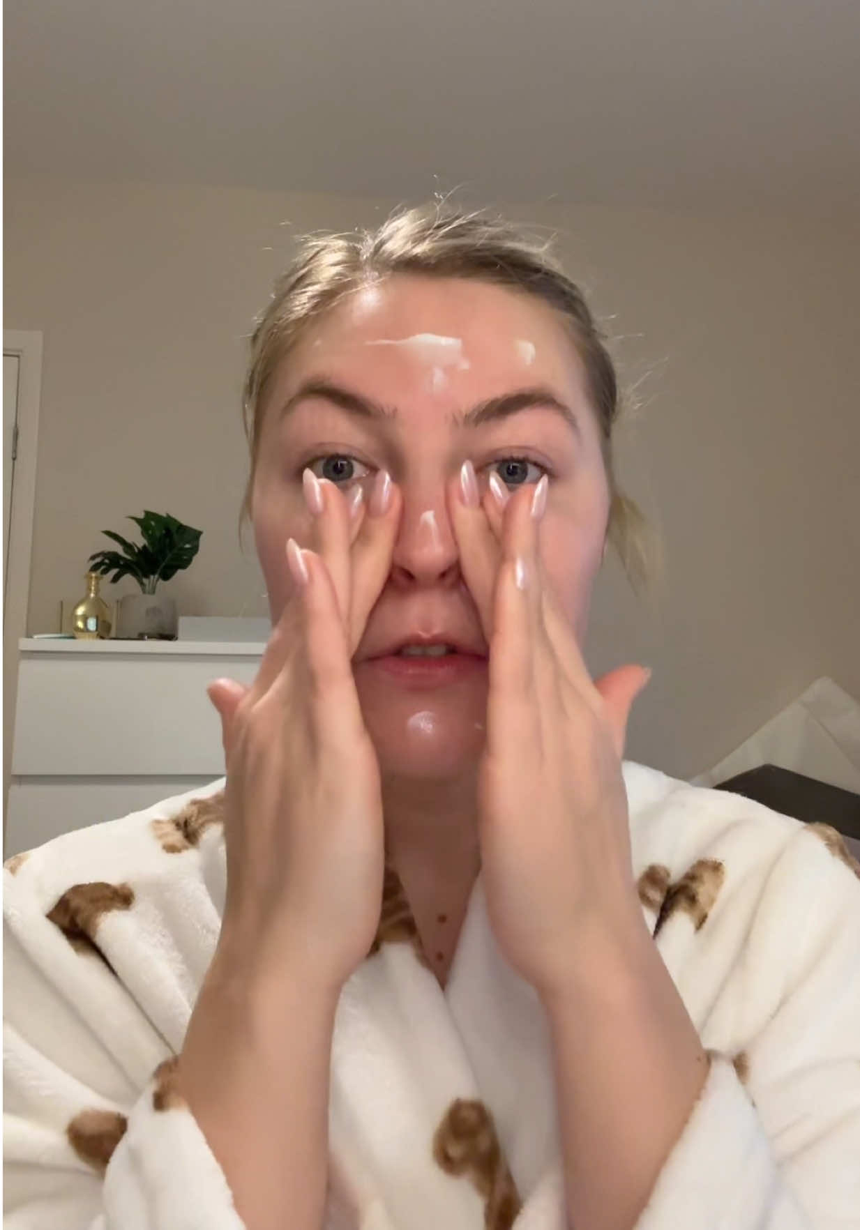TikTok post by @georgia.first.time.mum for Clomaná. Caption reads: [...] skin! I just need a jumbo jar?! Please....