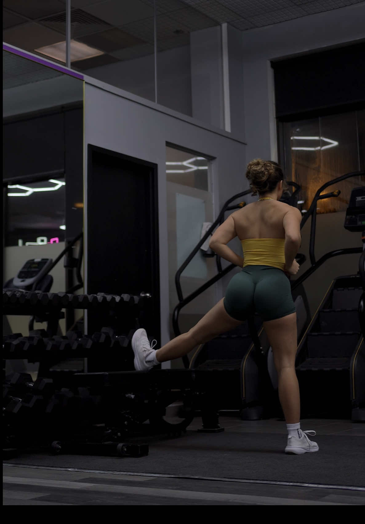 TikTok post by @vickyplamenova for Women's Best. Caption reads: outfit is @Women‘s Best - emphasize shorts in....