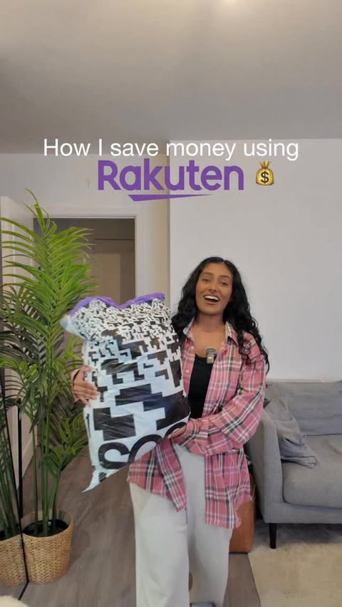 Instagram post by @streetorvintage for Rakuten. Caption reads: [...] shopping hack? Earning cashback with....