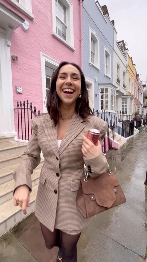 Instagram post by @ellieevelynsmith for DASH Water. Caption reads: #ad Mediocre ootd with a great grapefruit drink 🤍....