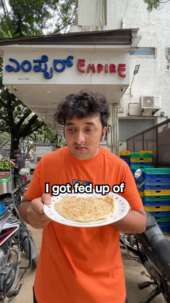 Instagram post by @cassiusclydepereira for Goibibo. Caption reads: Best parotta ever’🤤🤤🤤
-
-
@goibibo clutched in....