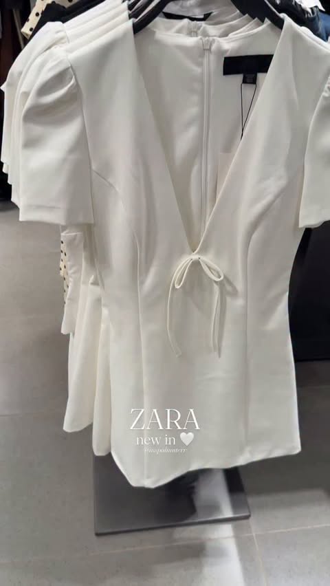 Instagram post by @inspohunterr for ZARA. Caption reads: *anzeige | cute dress from @zara 🤍 *anzeige wegen....