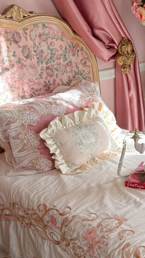 Instagram post by @chazlyn.yvonne for Bridgerton. Caption reads: [...] In celebration of the new season of....