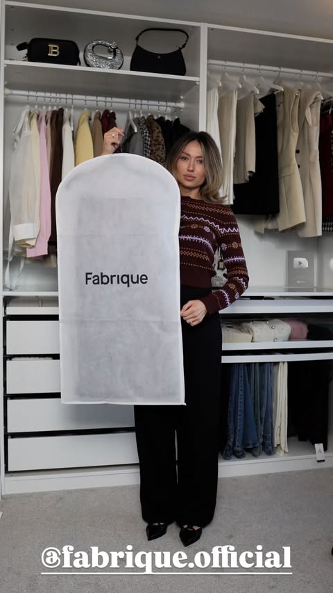 Instagram post by @juliannafresko for Fabrique. Caption reads: @fabrique.official Haul ❤️
I love when fashion....