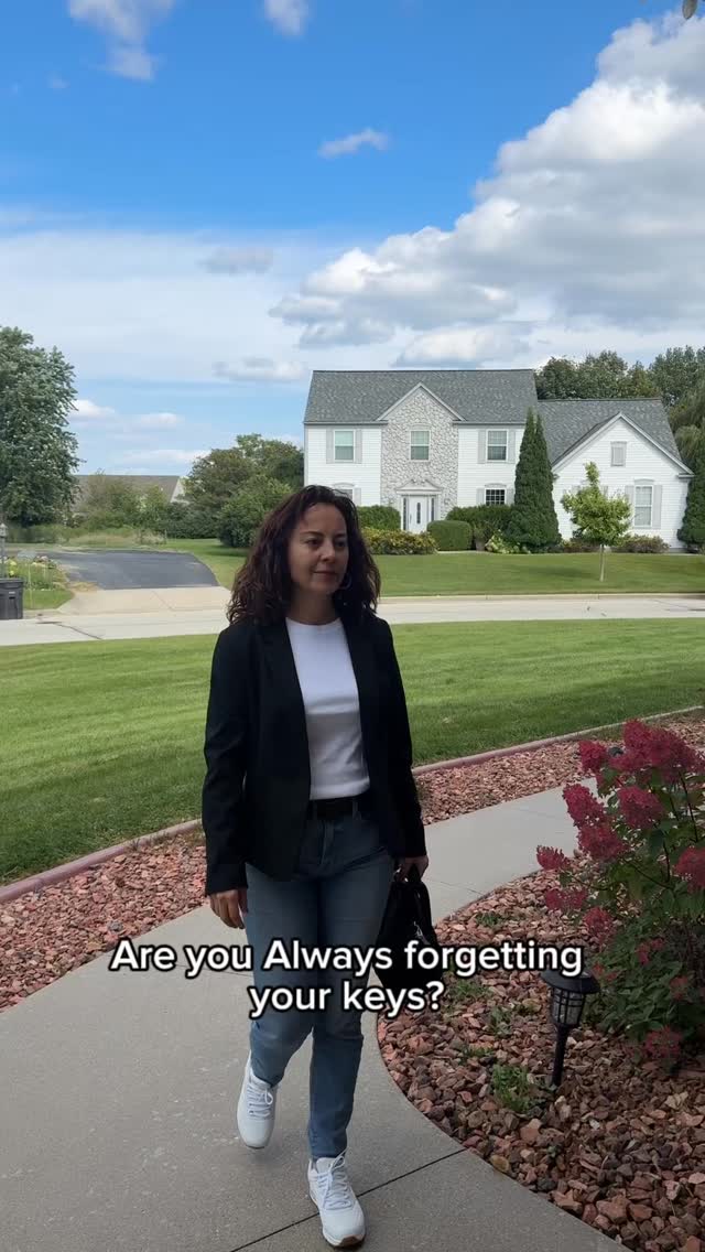 Instagram post by @daisy.diarys for Lockin. Caption reads: 📌📌📌Raise your palm, future has come. 

No more....