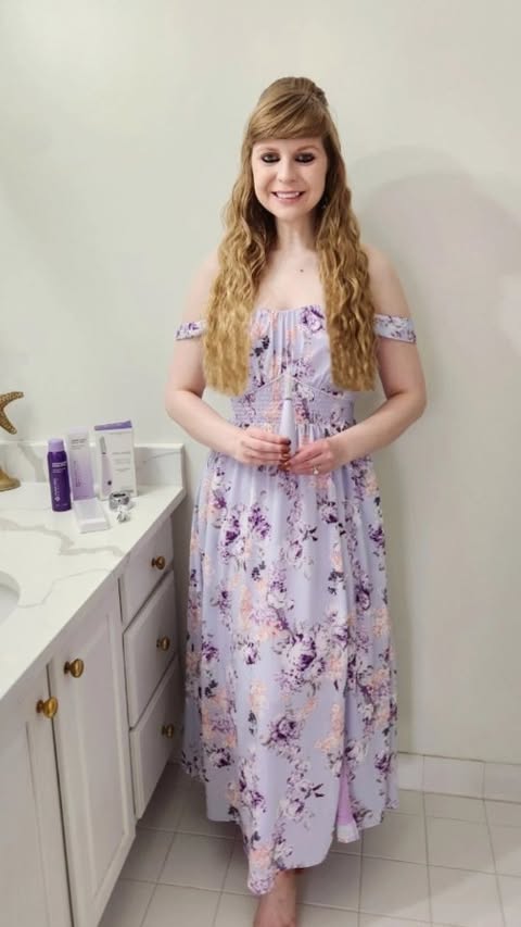 Instagram post by @chey_muterwilliams for Michael Todd Beauty. Caption reads: [...] Sonicsmooth Dermaplane Razor By:....