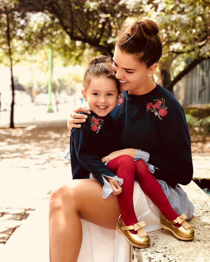 Instagram post by @thaligarcia for BCBGMAXAZRIA. Caption reads: [...] #luckiest —————————————— Total look:....