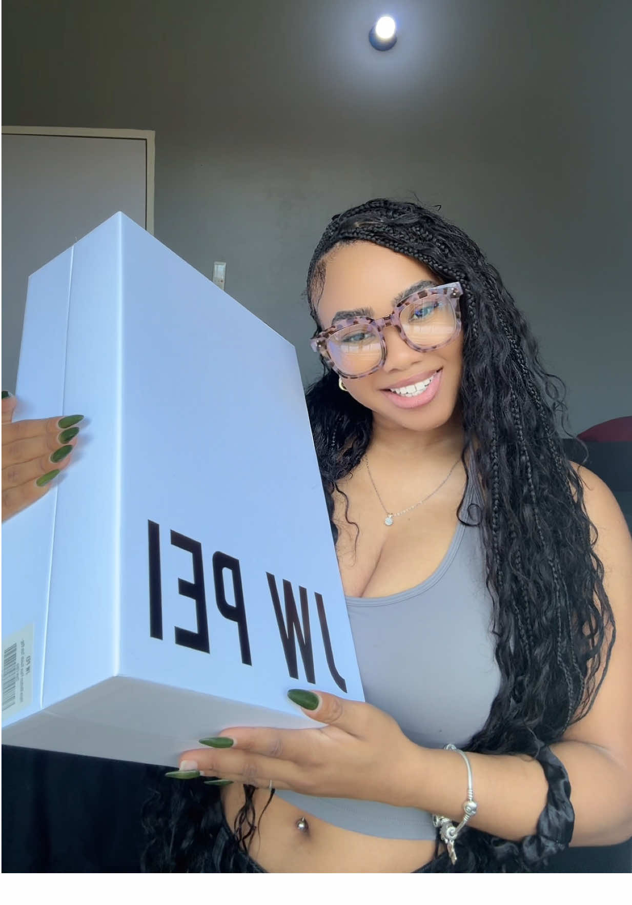 TikTok post by @andellelee for JW PEI. Caption reads: The cutest tote everrrr😍 @JW PEI needs to put me....