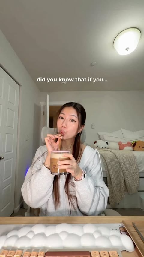 Instagram post by @charlenehao for Jisulife. Caption reads: [...] #morninginspiration @jisulife.official.