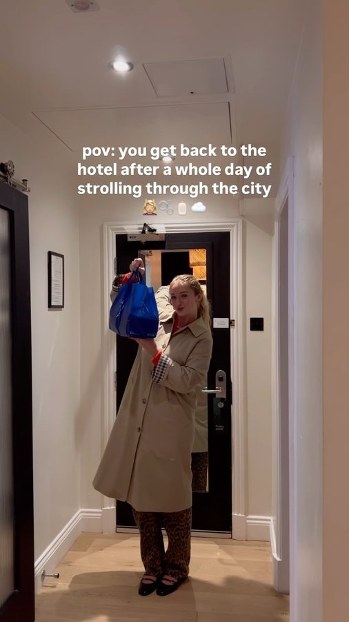 Instagram post by @eva.koper for Sonder. Caption reads: [...] back to this dreamy room! I stayed with....