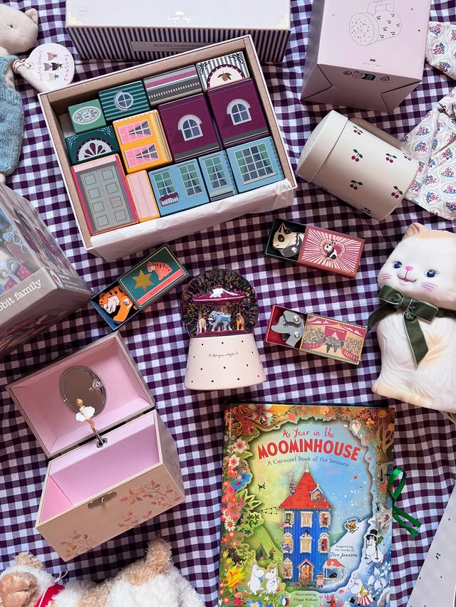 Instagram post by @celinebukulow for Olli Ella. Caption reads: Little Girls / Toddler Gift Guide 🎄💫 So many of....