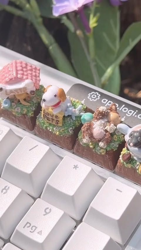 Instagram post by @msbobacaps for Logitech. Caption reads: [...] so it was the perfect project to do!....