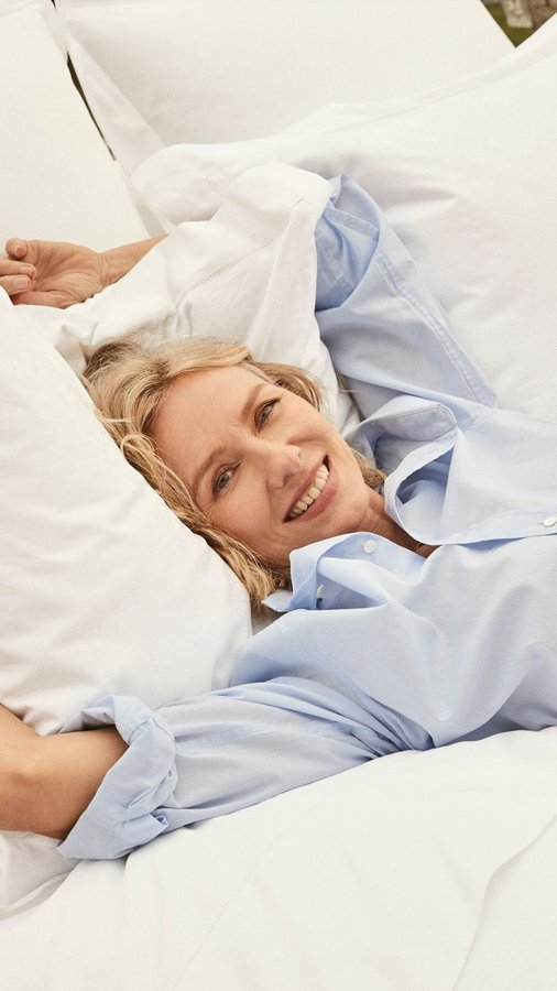 Instagram post by @naomiwatts for Coyuchi. Caption reads: [...] incredible Heirloom Sateen bedding from....