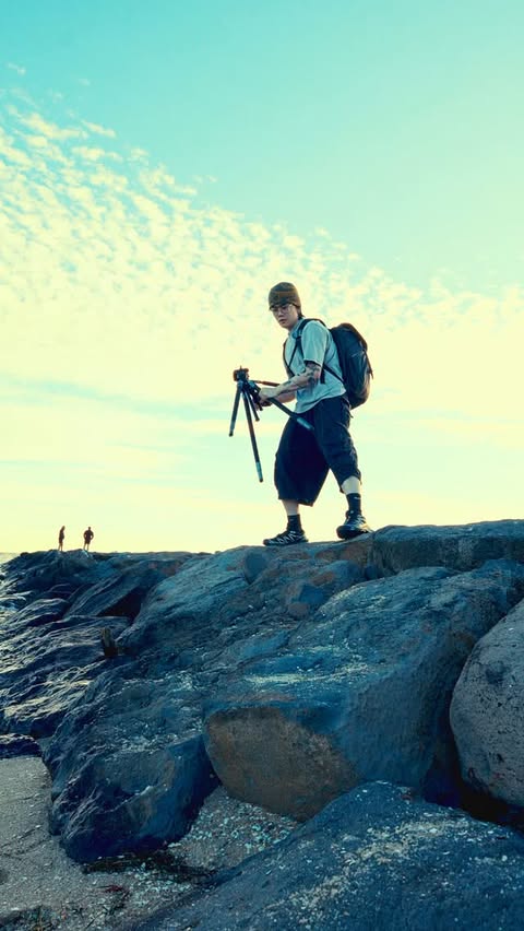 Instagram post by @0ojin_ for SmallRig. Caption reads: This is the TRIBEX SE Hydraulic Tripod by....