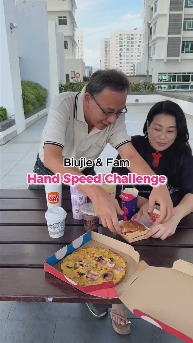 Instagram post by @biujieeats for Foodpanda. Caption reads: [...] total bill with promo code ‘SYOK10’ on....