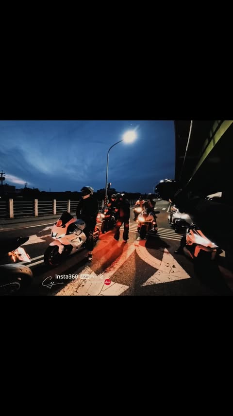 Instagram post by @taiwan_motorcycle_club for Insta360 Moto. Caption reads: [...] awake 💡 📷 @insta360 @insta360tw....