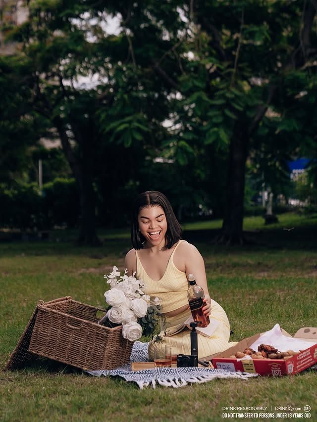 Instagram post by @quick_steph for Johnnie Walker. Caption reads: [...] What’s your ideal picnic menu? 🥃📖....