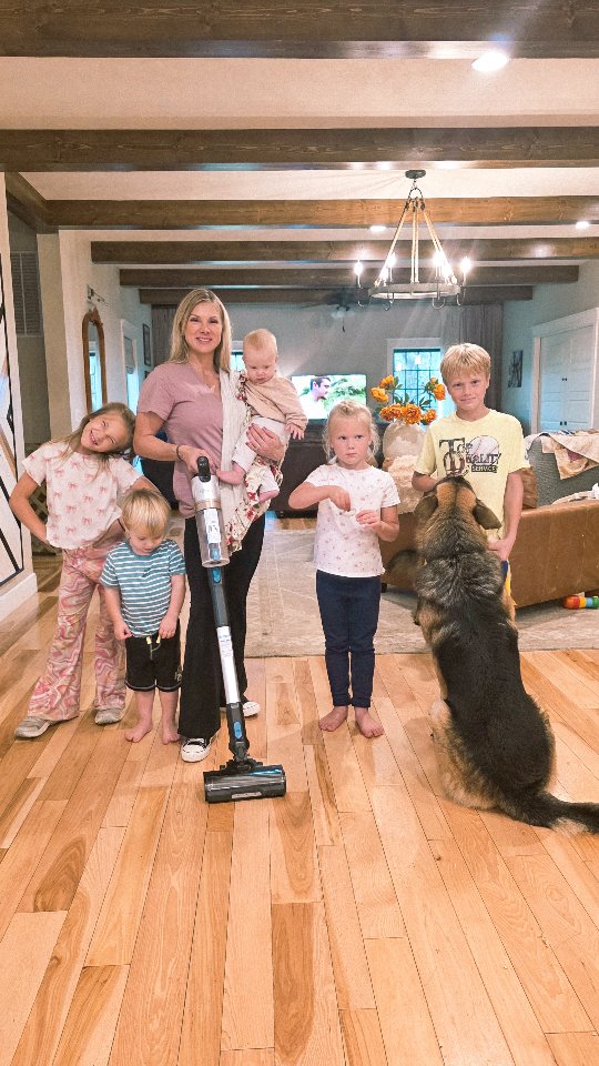 Instagram post by @thebradleybunchadventures for Levoit. Caption reads: 10 kids + pets = a lot of messes 😅 but this....