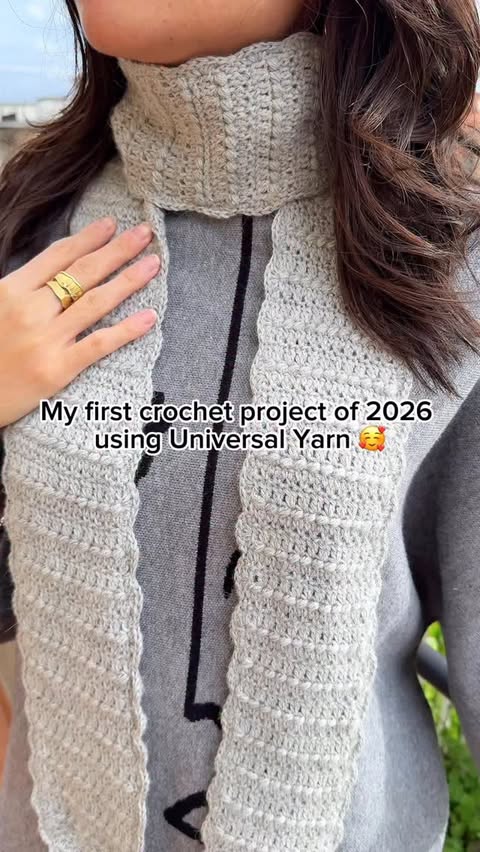 Instagram post by @petpetcrochets for Universal Yarn. Caption reads: [...] to start the New Year! Using Universal Yarn....