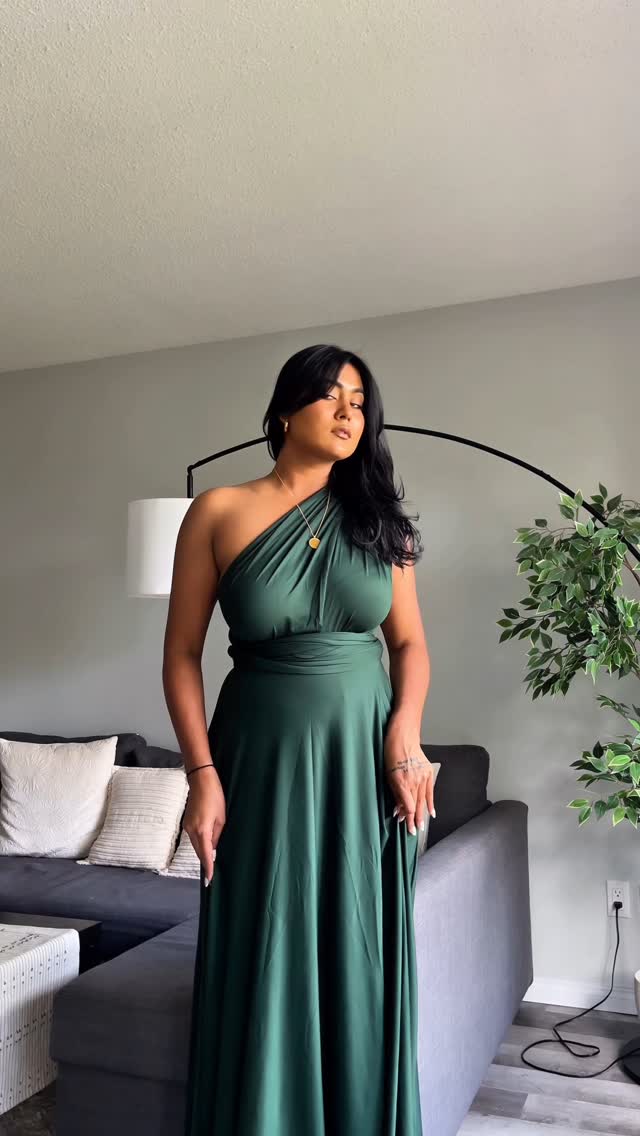 Instagram post by @riyaadeyy for InfinityDress. Caption reads: [...] 

Use my code discount ( RIYA5in....