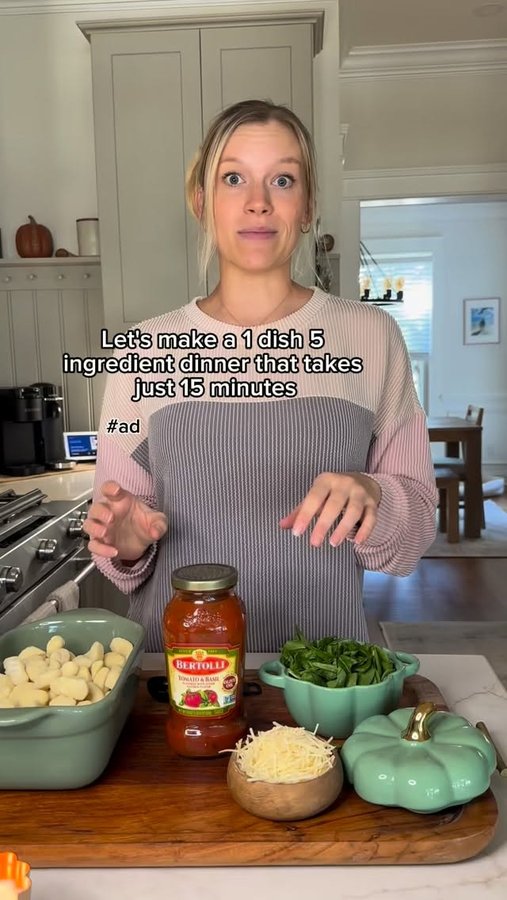 Instagram post by @mealsandmunchies_ for Bertolli. Caption reads: #ad A one dish, 5 ingredient dinner made with....