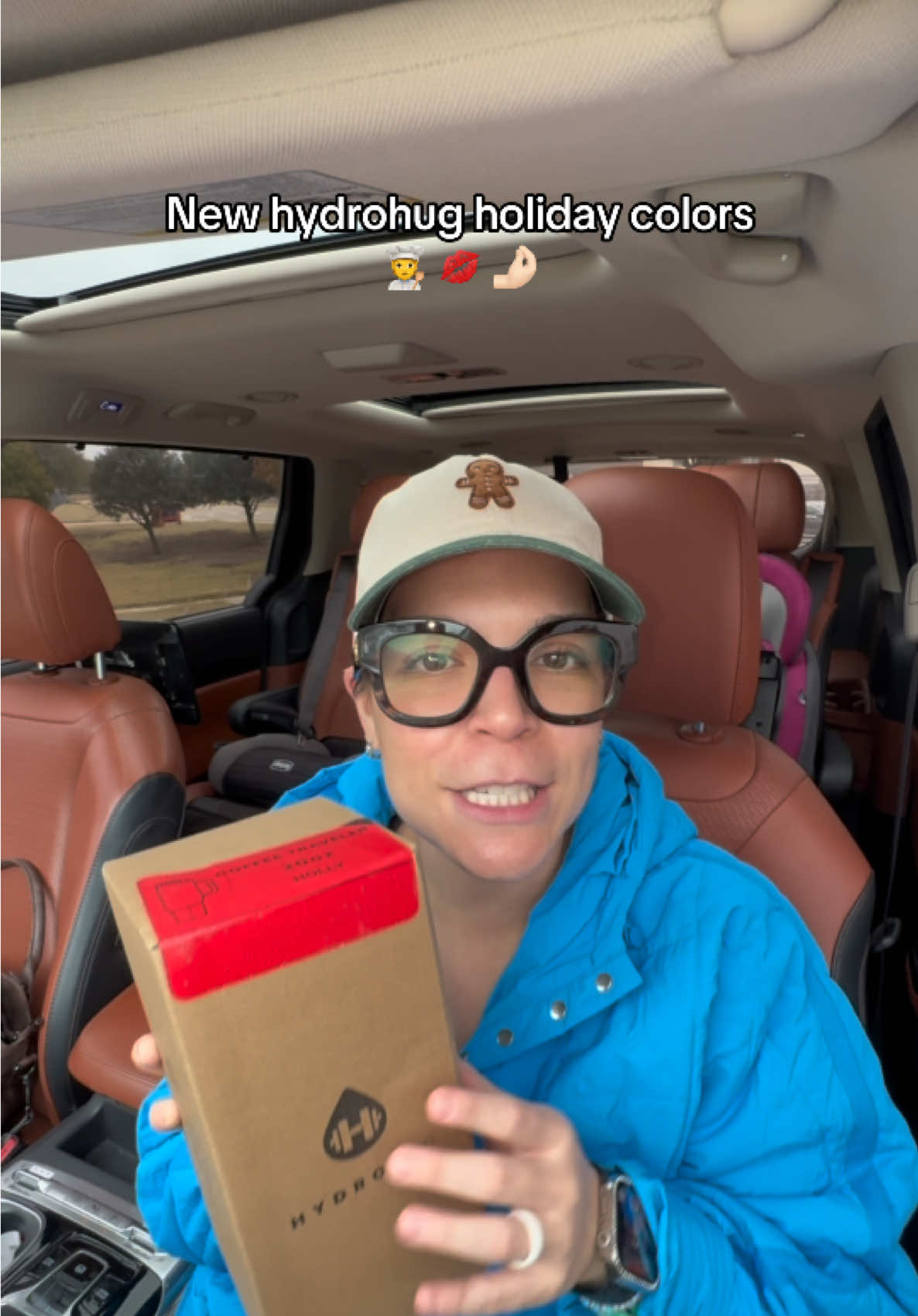 TikTok post by @ilianaschelstrate for HYDROJUG. Caption reads: These new holiday colors 🤌🏻🤌🏻@HYDROJUG....