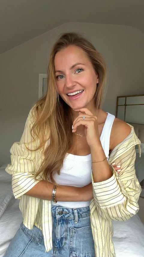 Instagram post by @lilliehenrietta for ABBOTT LYON. Caption reads: [...] with my new Crystal Heart Bangle from....