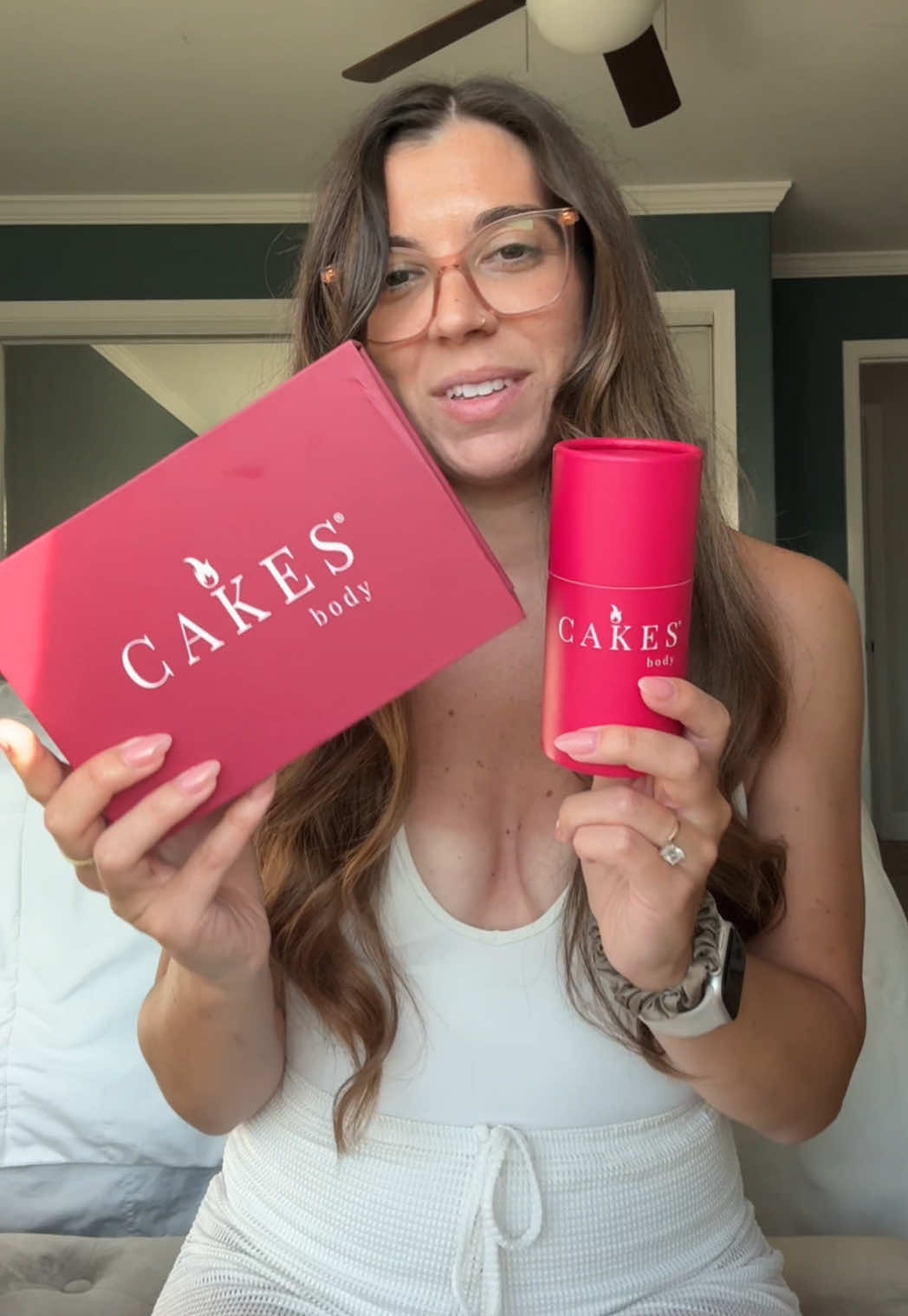 TikTok post by @carolyn_carolyn_ for CAKES body. Caption reads: @CAKES Body blowing my mind once again 🤯 code....