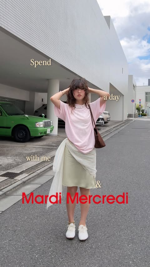 Instagram post by @chaaemonie for Mardi Mercredi. Caption reads: [...] 자연스러운 텍스처가 세련된 룩을 완성해 준답니다! #마르디메크르디....