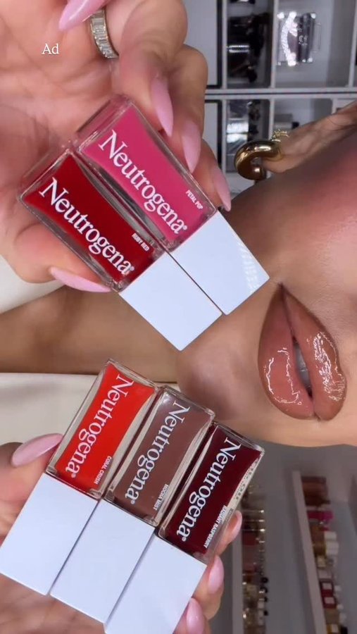 Instagram post by @iluvsarahii for Neutrogena. Caption reads: #NeutrogenaPartner When a lip oil gives color ,....