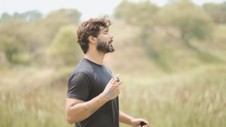 Instagram post by @qesahmed for Dari Mooch. Caption reads: [...] body deodorants, Dune & Flare. @darimooch....