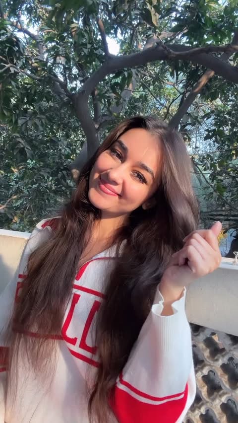 Instagram post by @prachi_chaudhary1102 for BBlunt. Caption reads: My little morning ritual that brings shine,....