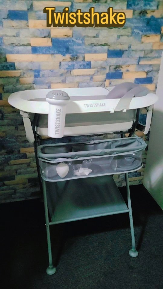 Instagram post by @lief_sidra20 for Twistshake. Caption reads: Bath time made easier 🛁💦
I’m in love with my ....