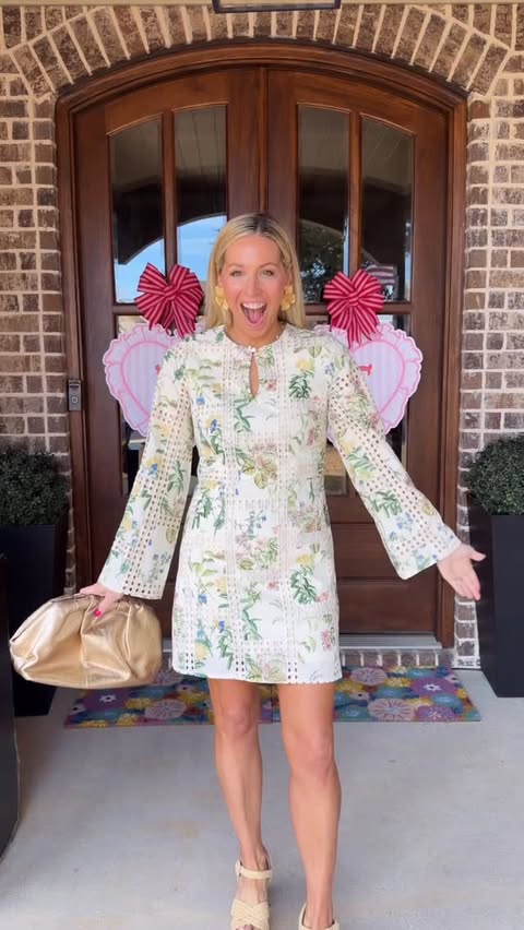 Instagram post by @bobbiwiththeeye for Belk. Caption reads: [...] spring dresses? I hit the jackpot at @belk....