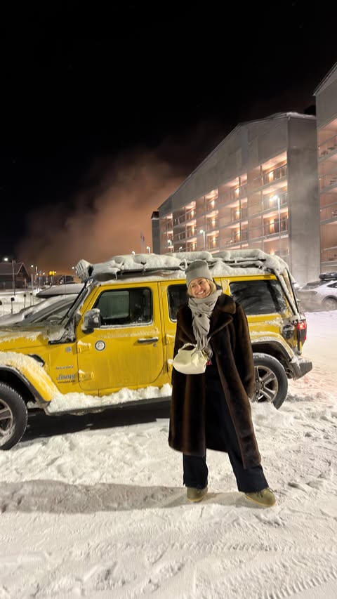 Instagram post by @hannamartinson for IIZI Kindlustusmaakler. Caption reads: 🤯 auto ei käivitu, jäid lumme kinni, juhtus....