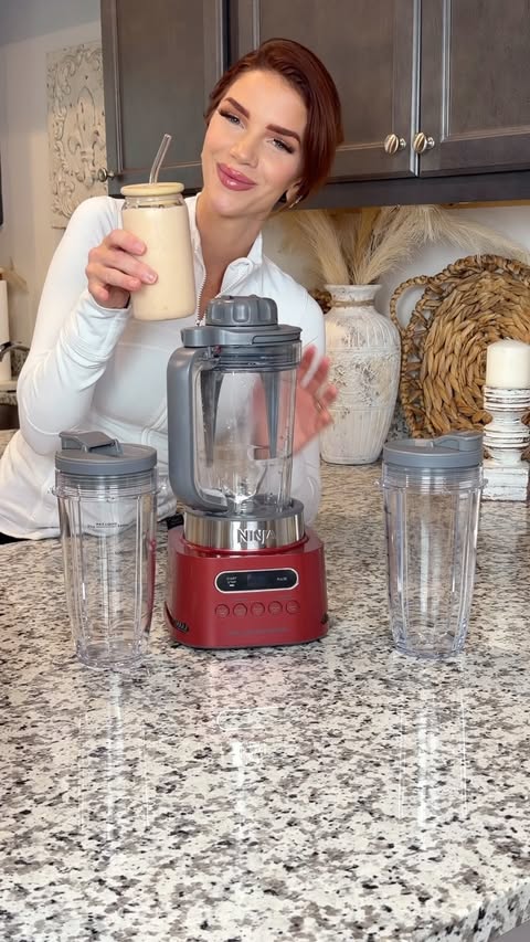 Instagram post by @theofficialjessicaroze for HSN. Caption reads: @hsn #ad #hsnfluencer #lovehsn! The blender [...].