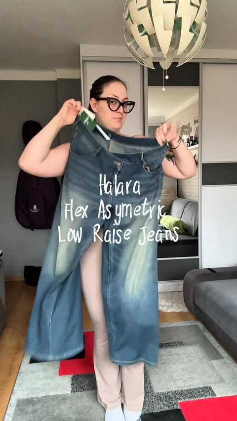 Instagram post by @katvibesugc for Halara. Caption reads: I am in love with this trousers from @halara_uk 😍....