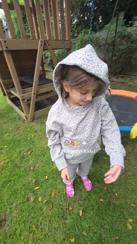 Instagram post by @side__hustle__mama for Comfrt. Caption reads: [...] hanging out, or travel?! 🏫🧸✨️☁️ @Comfrt....