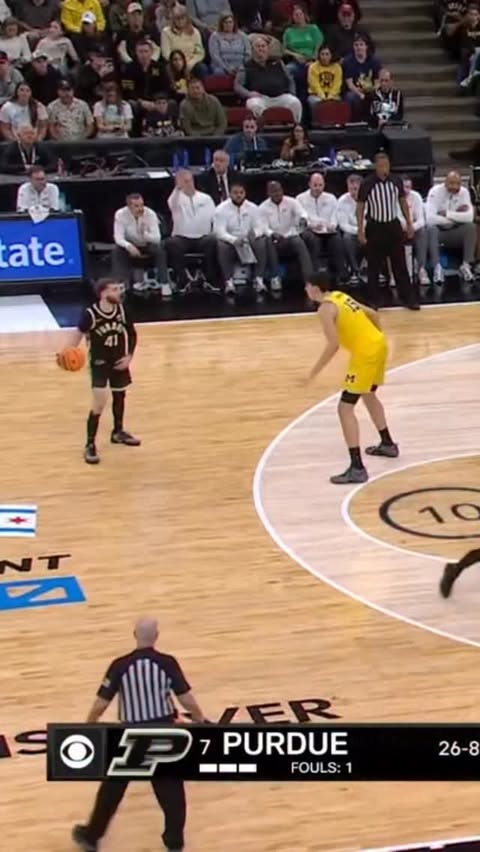 Instagram post by @b1gmbb for Discover. Caption reads: [...] @boilerball fans to their feet 💪 📍....