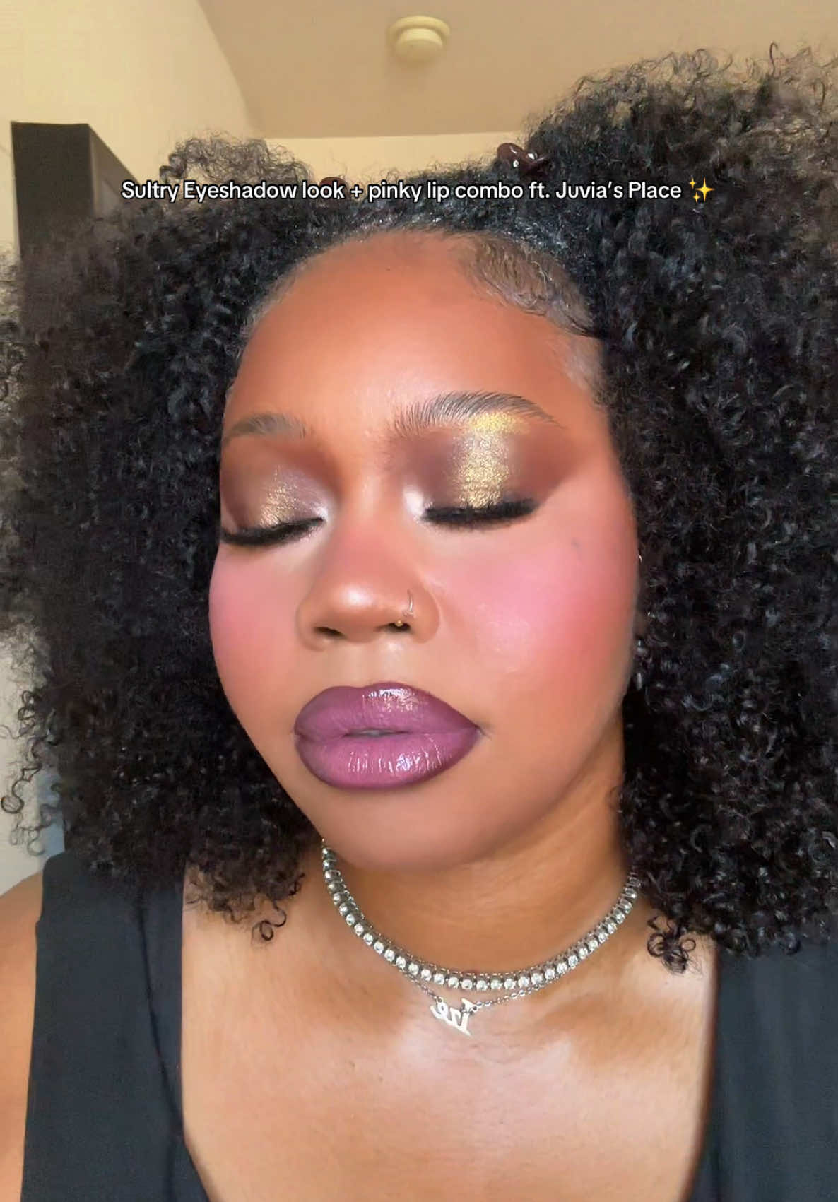 TikTok post by @izefeno for Juvia’s Place. Caption reads: [...] eyeshadows are soo deliciously gorgeous....